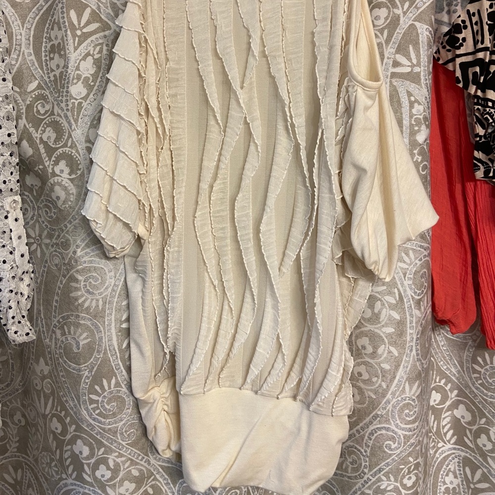 Off White Flowy Ruffle Tunic - Picture 4 of 4
